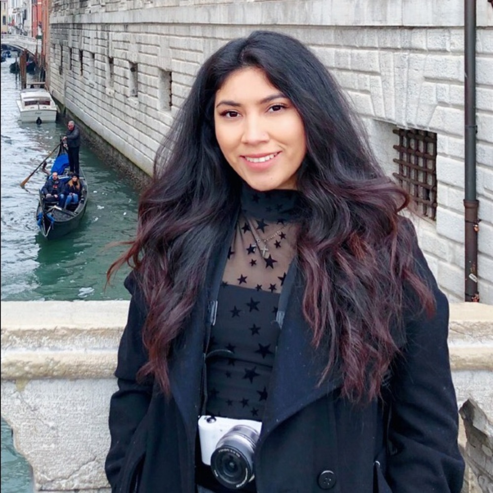 Meet your Posher, Violeta